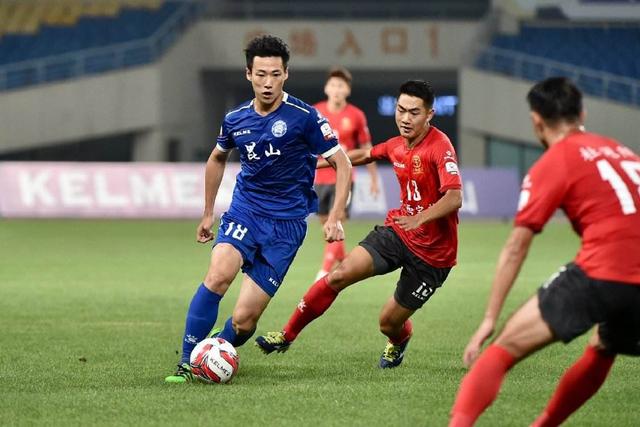 深圳体育中心昵称征集活动引发争议，“新深体”获奖成焦点